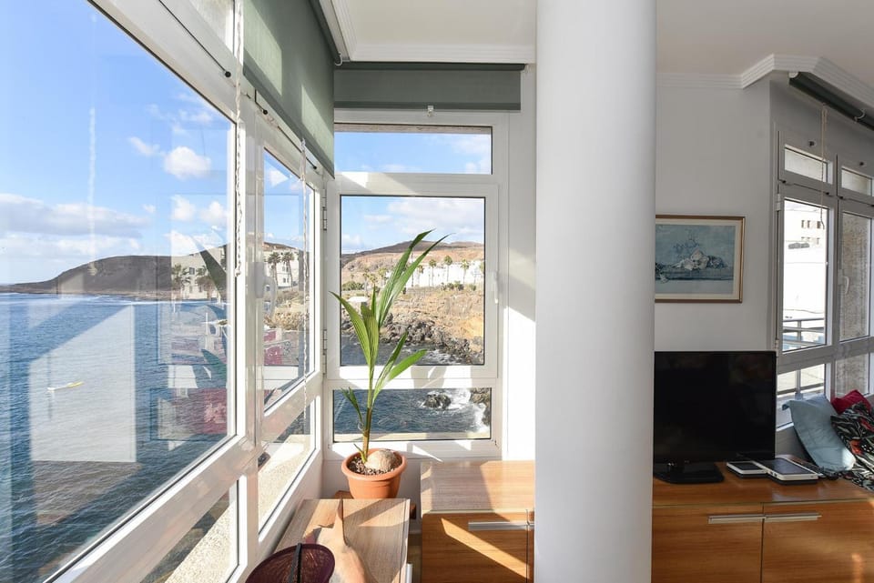 TV and multimedia, Living room, Sea view