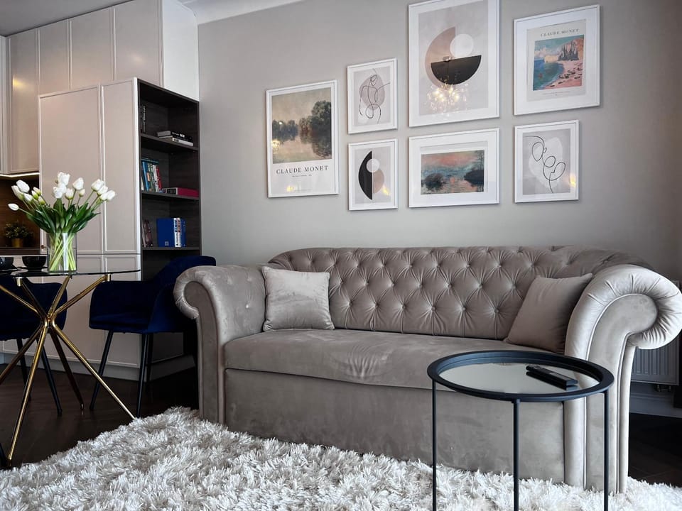 Library, Living room, Seating area