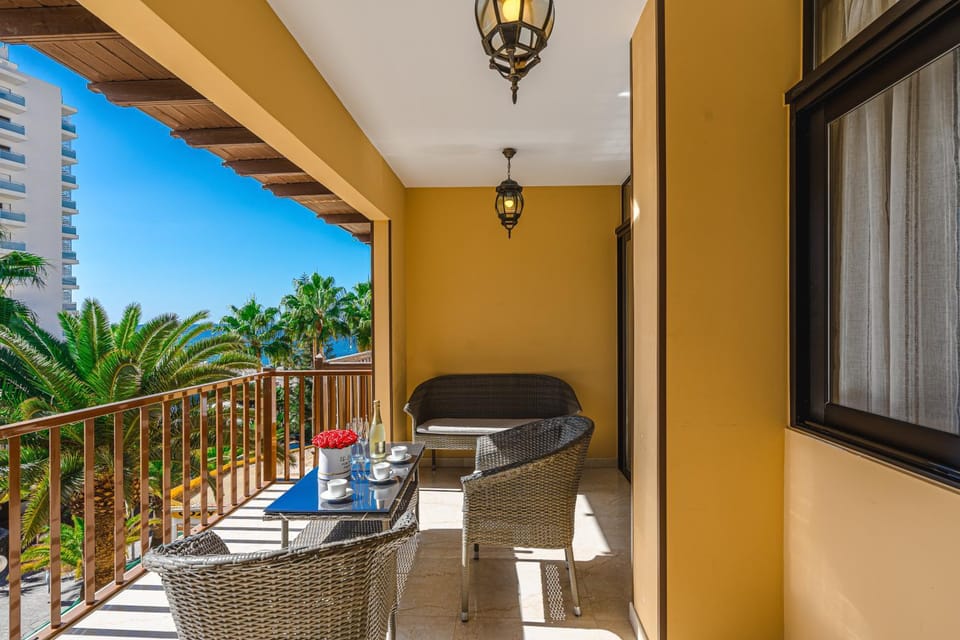 Day, Balcony/Terrace