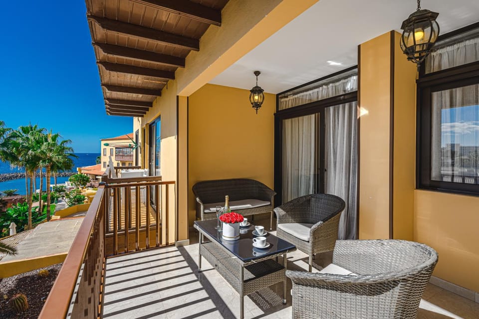View (from property/room), Balcony/Terrace, Sea view