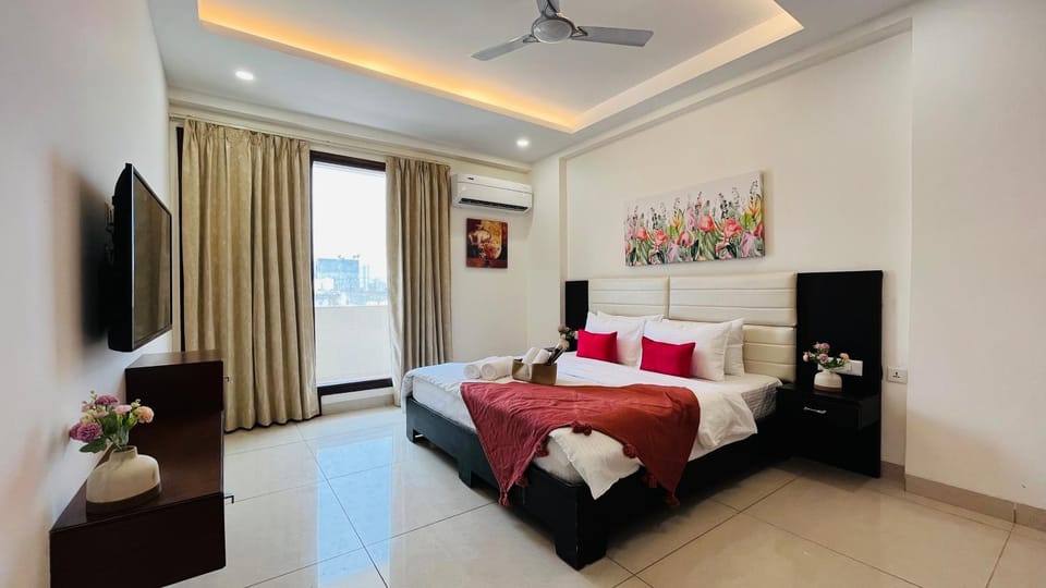 Bed, Photo of the whole room, Bedroom