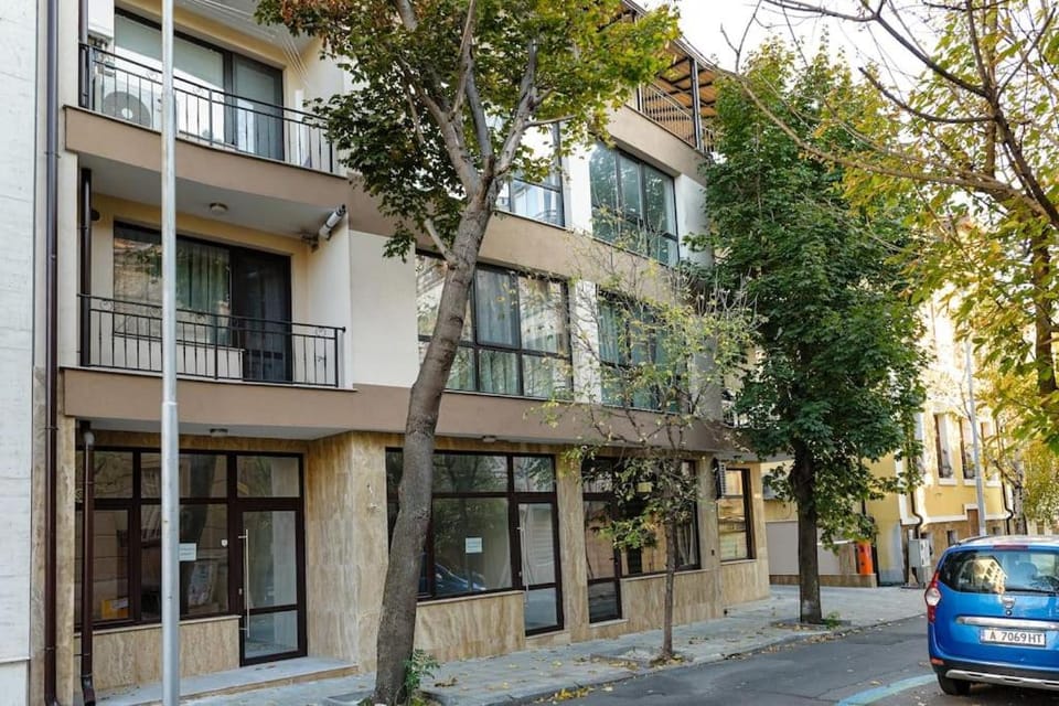 Property building, Facade/entrance