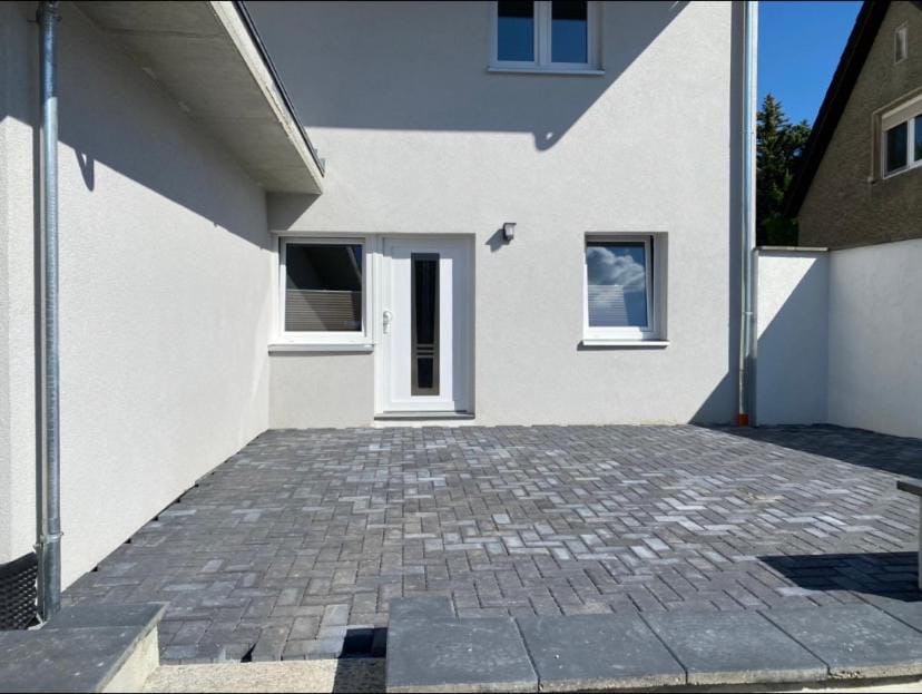 Property building, Patio, Balcony/Terrace