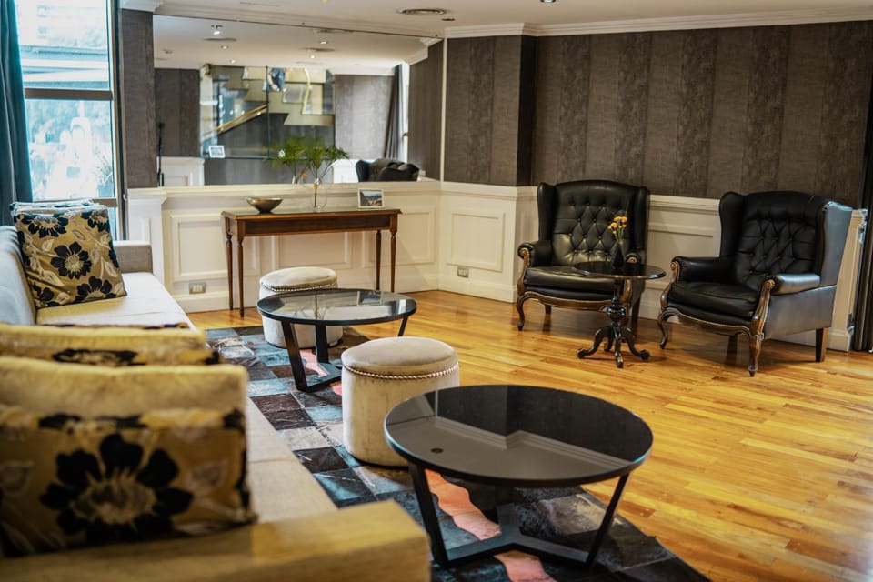 Living room, Seating area, Area and facilities