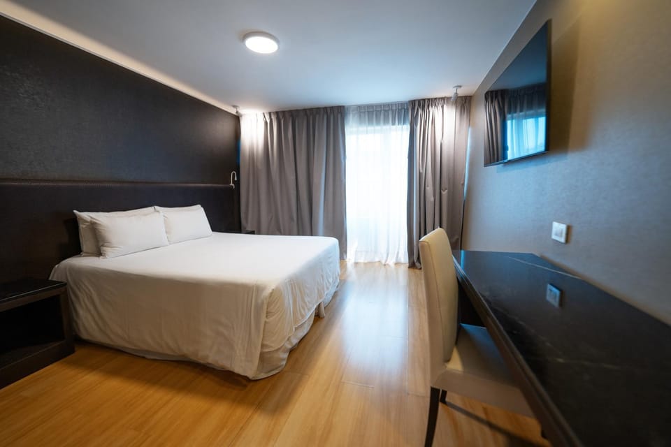 Bed, TV and multimedia, Photo of the whole room, Area and facilities