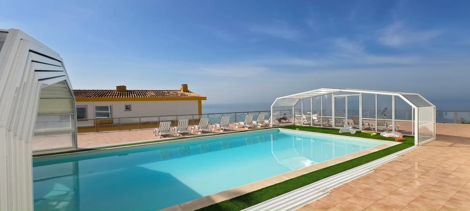 Mega Ocean Magoito - Guest House - Sintra Bed and Breakfast in Lisbon District