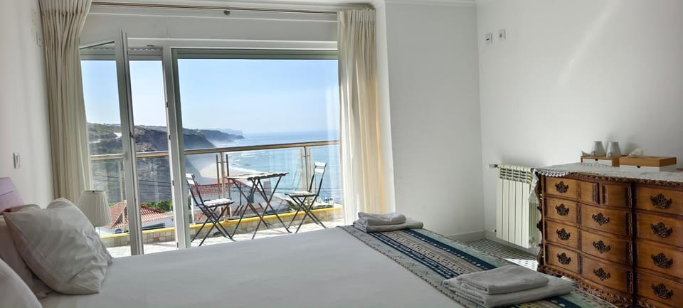 Mega Ocean Magoito - Guest House - Sintra Bed and Breakfast in Lisbon District