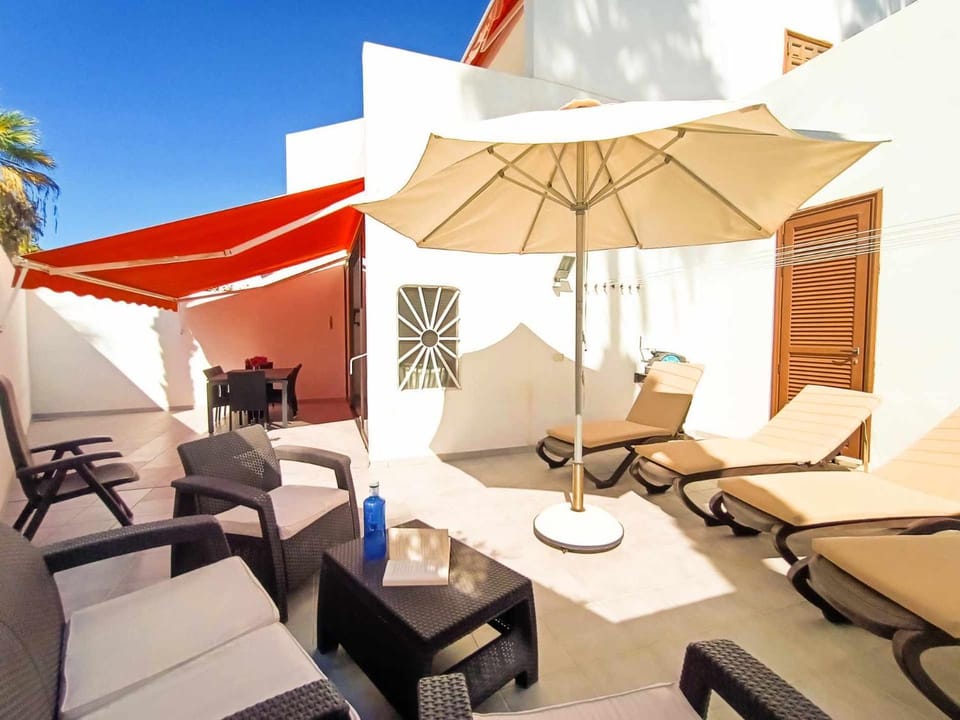 Patio, Balcony/Terrace, sunbed