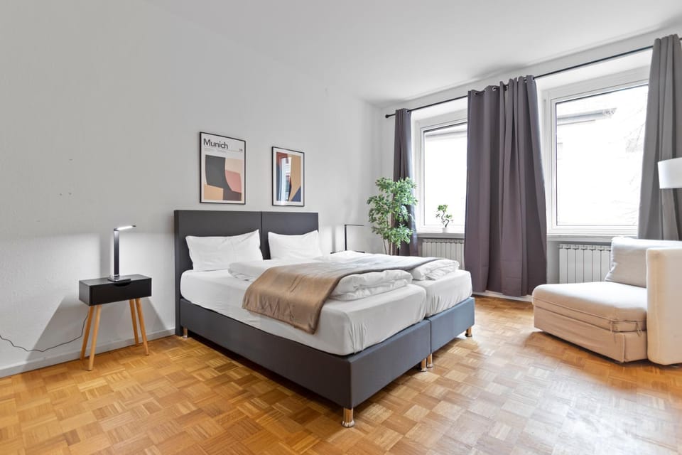 Flatista Homes - Old Town Apartment in Munich