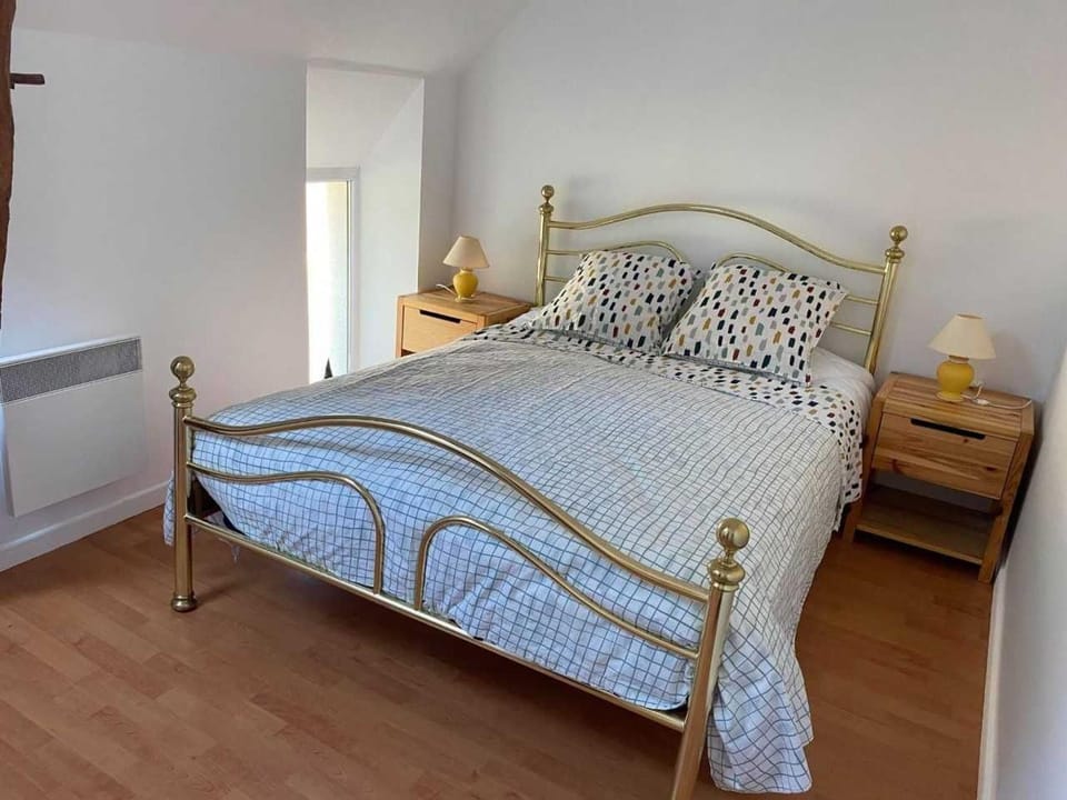 Maison de Village avec Jardin, Parc Privé et Box Fibre, Animaux Bienvenus, à 15 min du Mans - FR-1-410-333 House in Pays de la Loire