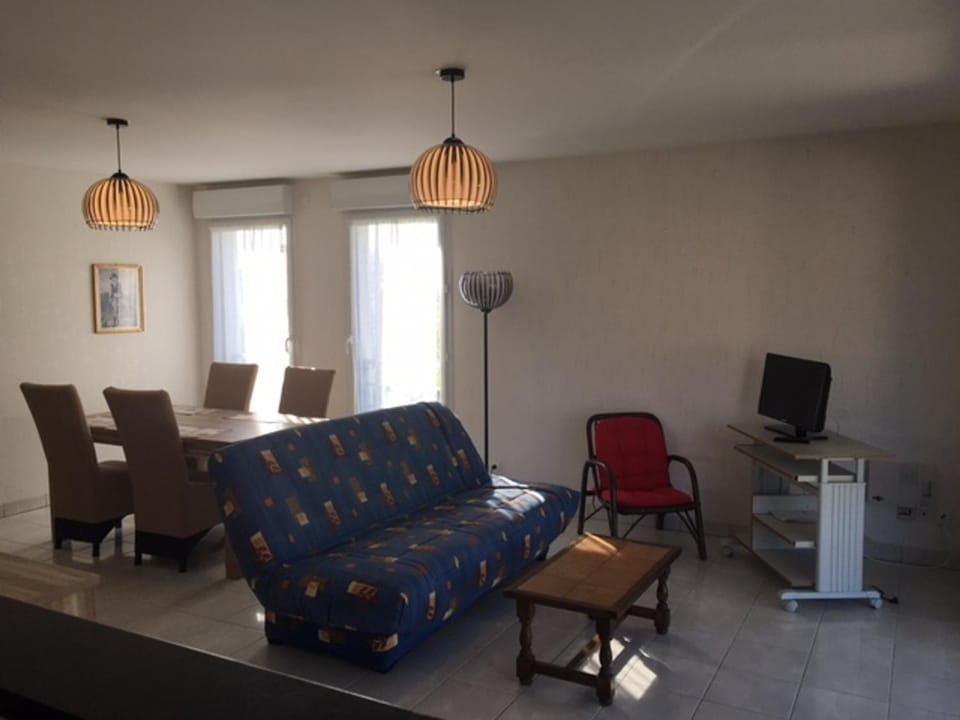 Appartement Tout Confort avec Parking, Proche Plage et Commerces - FR-1-197-509 Apartment in Château-d'Olonne