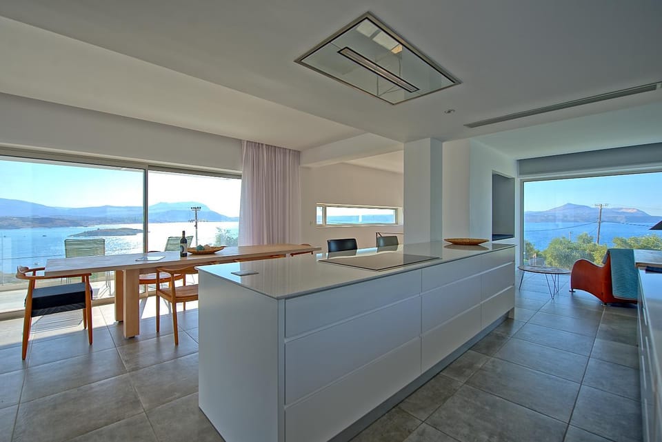 Kitchen or kitchenette, Dining area, Sea view