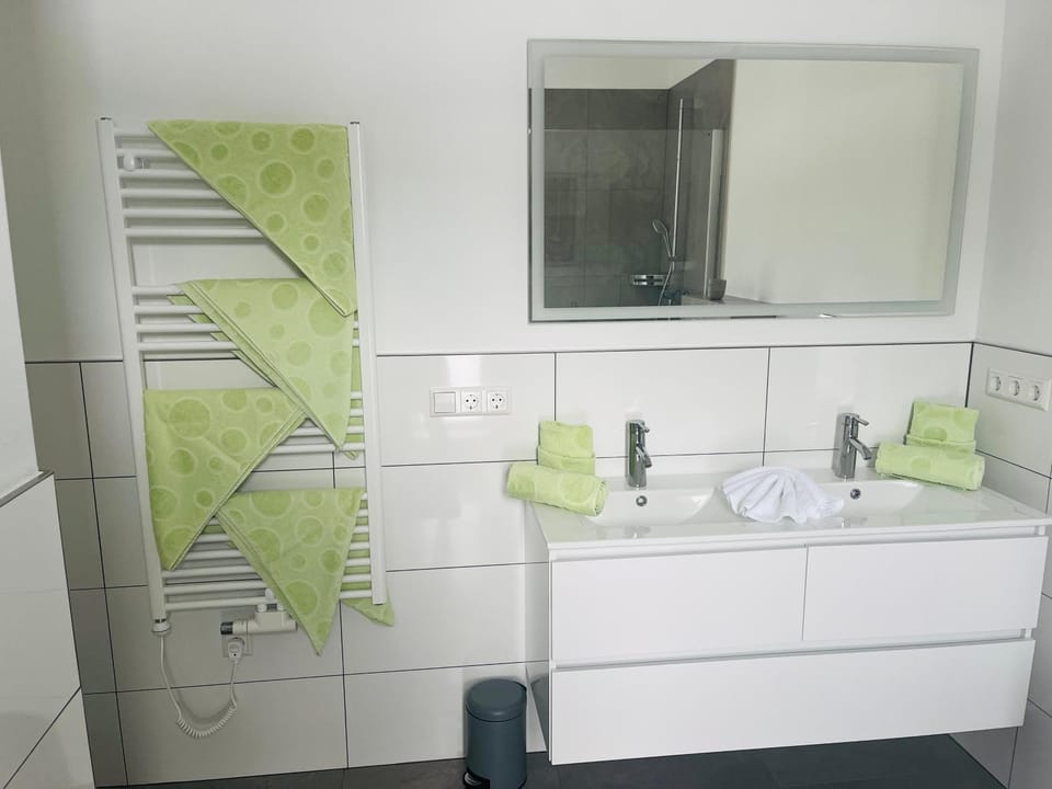 Bathroom, towels