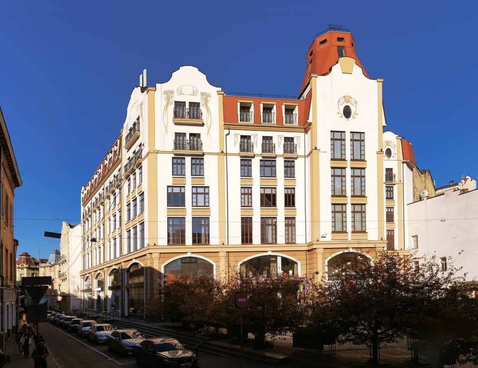 Property building, Facade/entrance