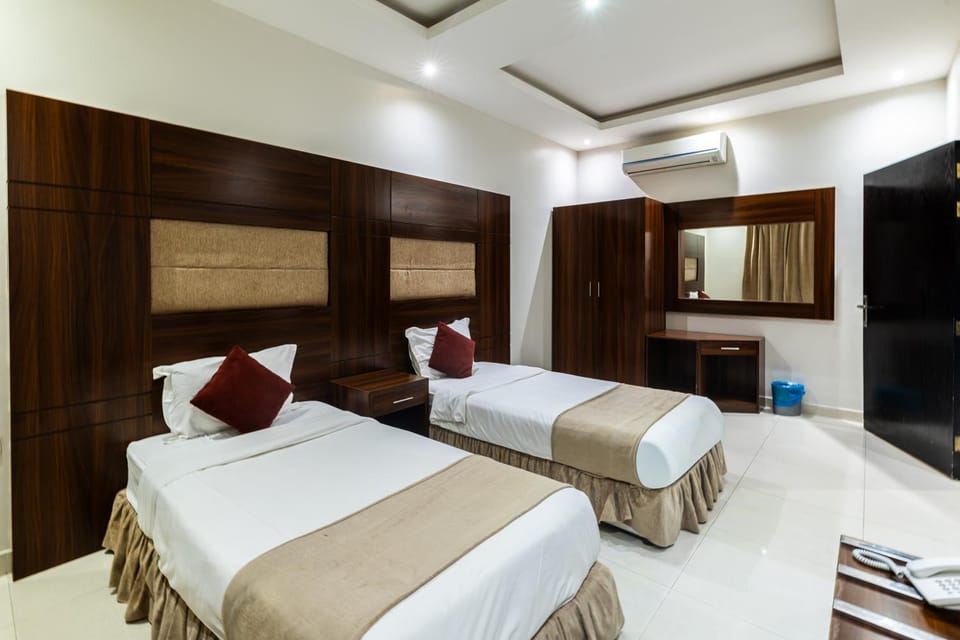 Bed, Photo of the whole room, wardrobe