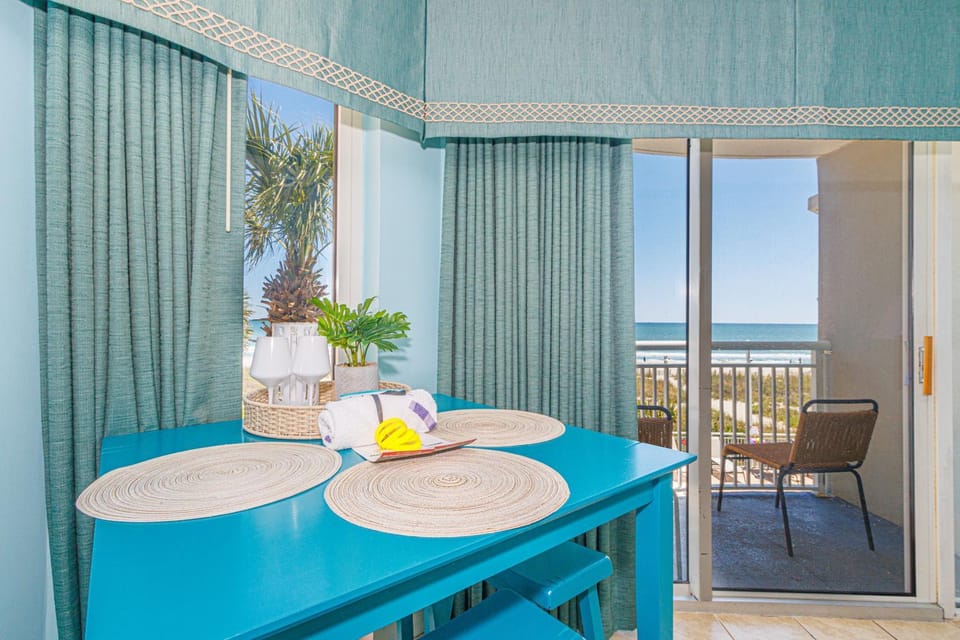 Beautiful Condo! Direct Oceanfront - 1 bedroom, 1 bath - Atlantica 200 House in Myrtle Beach