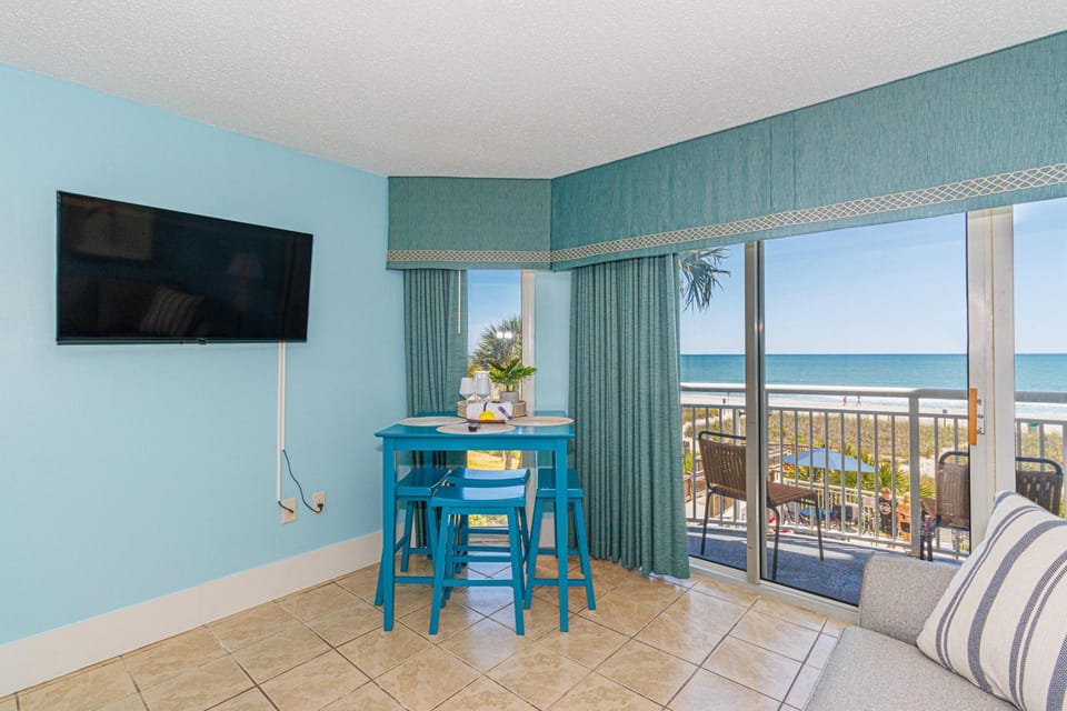 Beautiful Condo! Direct Oceanfront - 1 bedroom, 1 bath - Atlantica 200 House in Myrtle Beach