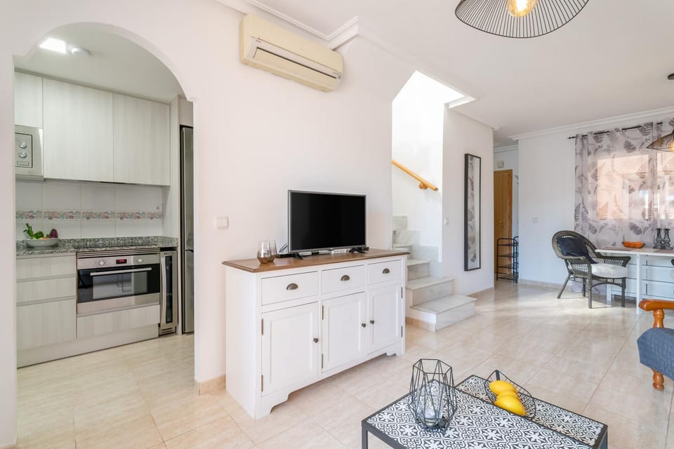 Property building, Kitchen or kitchenette, Living room
