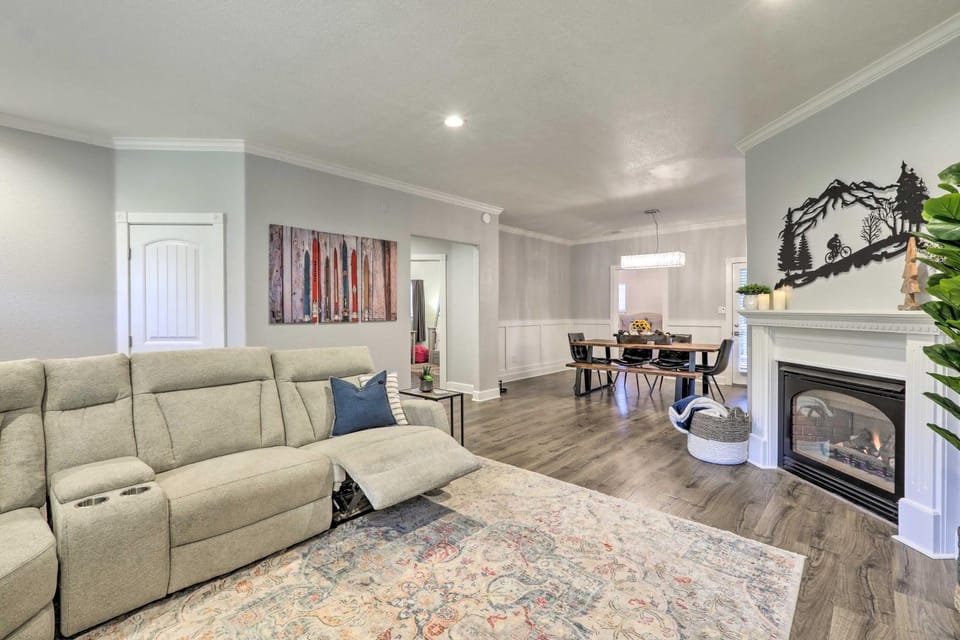 Pet-Friendly Flagstaff Escape w/ Fenced-In Yard! House in Flagstaff