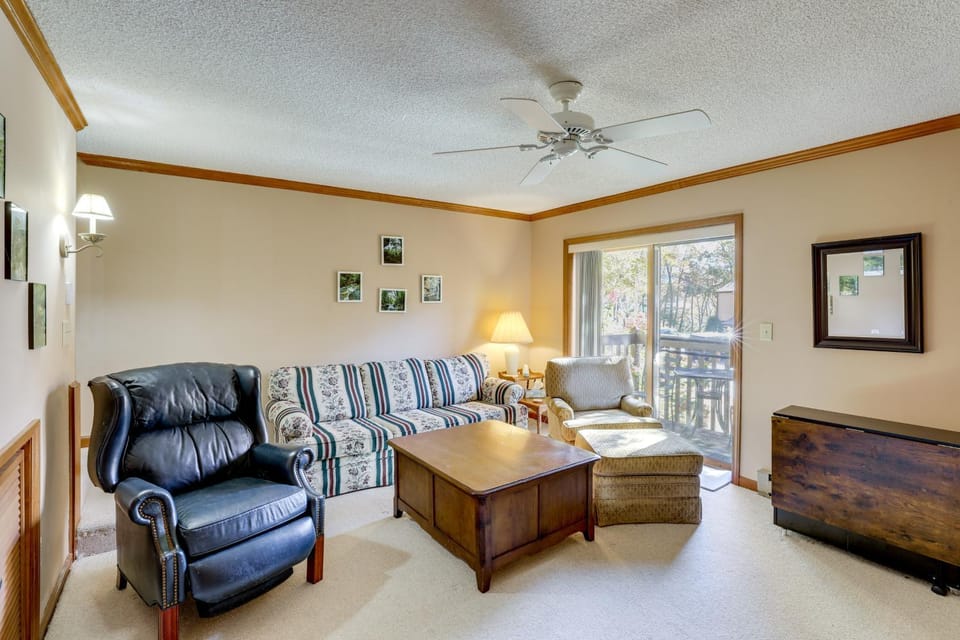 1/2 Mi to Sugar Mtn Resort! All-Season Getaway House in Sugar Mountain