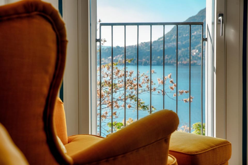 Seating area, Lake view, Lake view