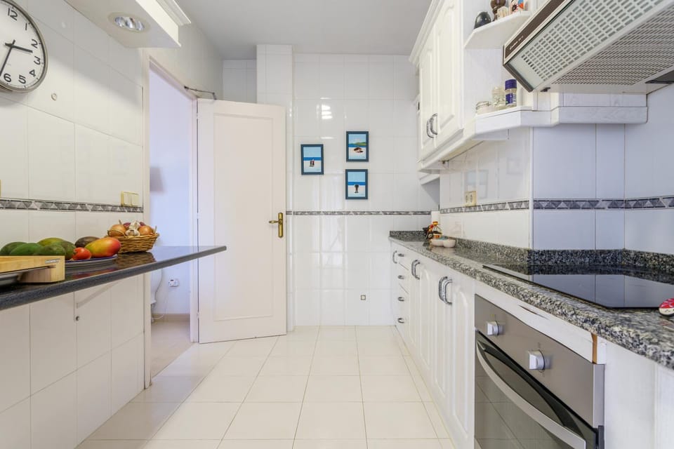 Property building, Kitchen or kitchenette, Living room