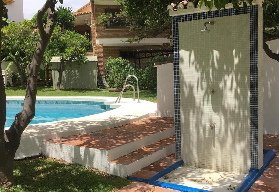 Property building, Swimming pool