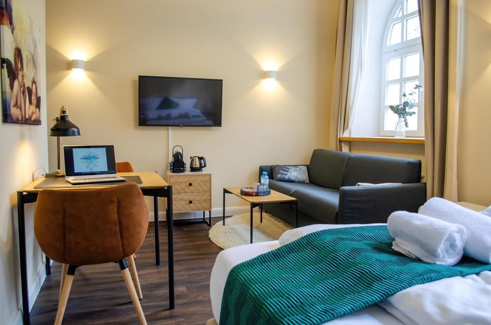 TV and multimedia, Business facilities, Seating area