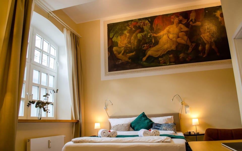 Bed, Photo of the whole room
