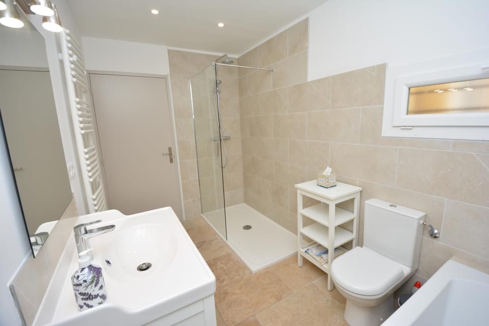 Shower, Toilet, Bathroom