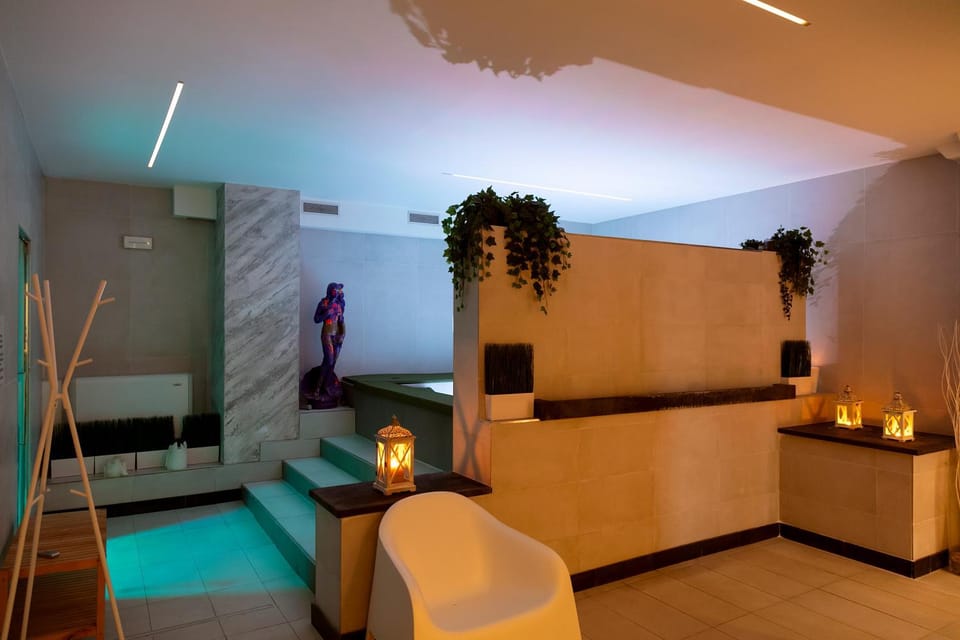 Hot Tub, Spa and wellness centre/facilities