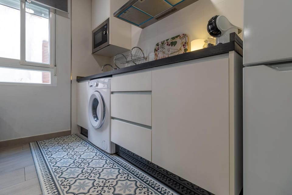 Coffee/tea facilities, Kitchen or kitchenette, microwave, washing machine
