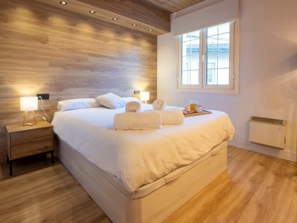 Bed, Photo of the whole room