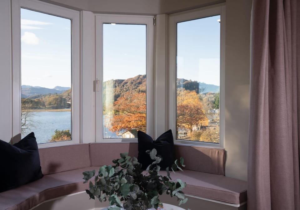 Brand New - Contemporary - 2 Bedroom - 2 Bathroom - Spacious Apartment - Lake Views Apartment in Ambleside