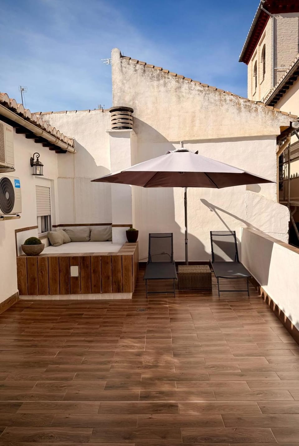 Balcony/Terrace, sunbed