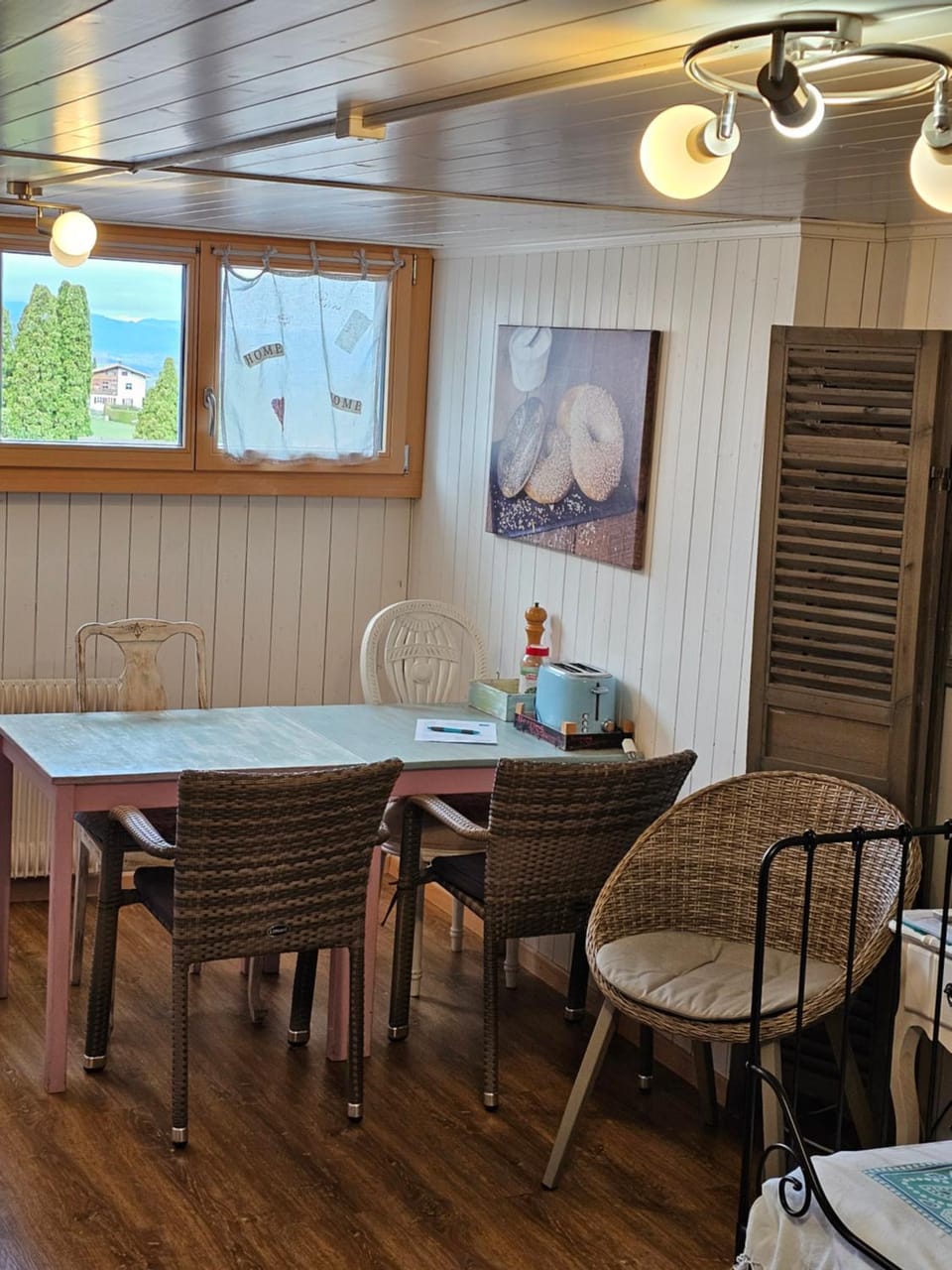 WHITE HOME IN AESCHI BEI SPIEZ Apartment in Canton of Bern (Region)