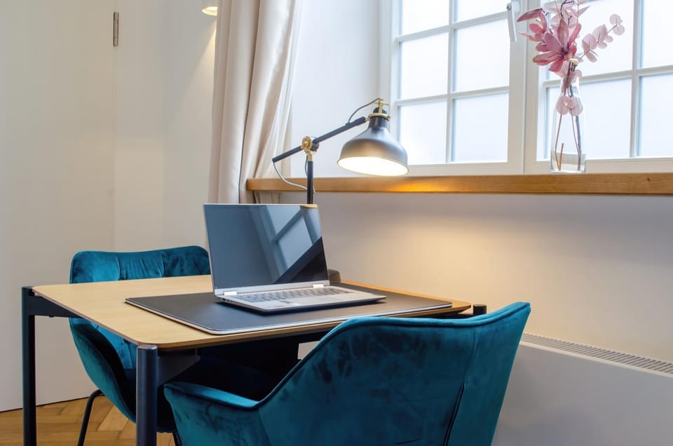 Business facilities, Seating area
