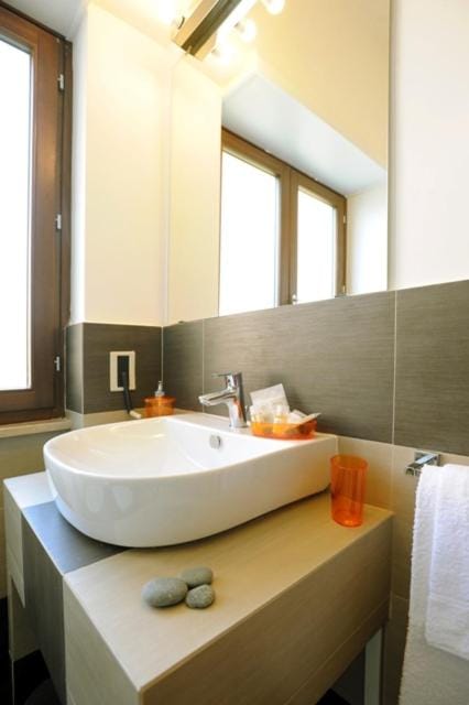 Honey Rooms Bed and Breakfast in Rome
