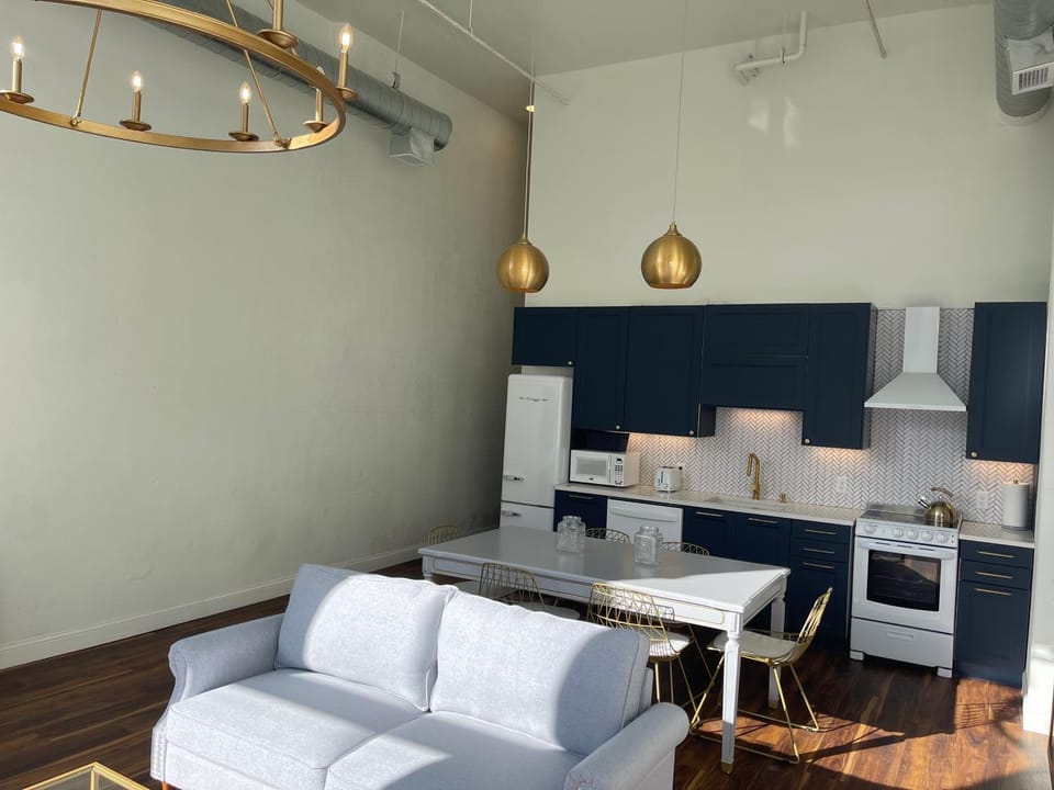 Dining area, kitchen