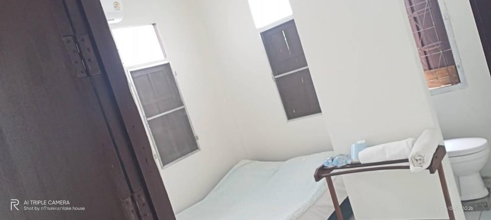 Bathroom, Bedroom, air conditioner