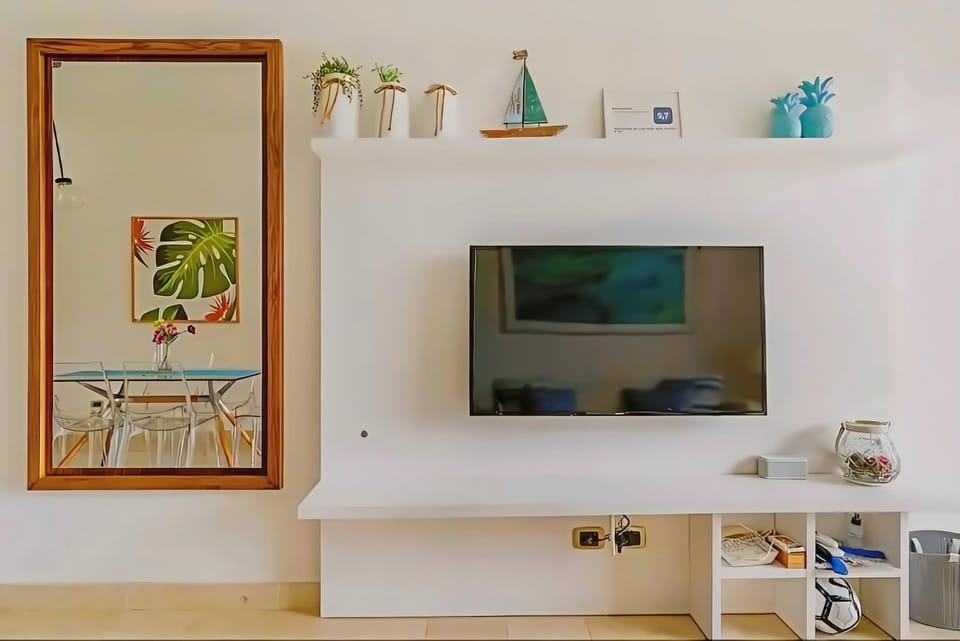 Communal lounge/ TV room, TV and multimedia