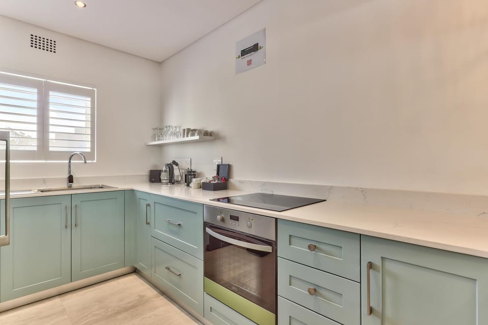 Studio in Camps Bay - 40m from beach Apartment in Camps Bay