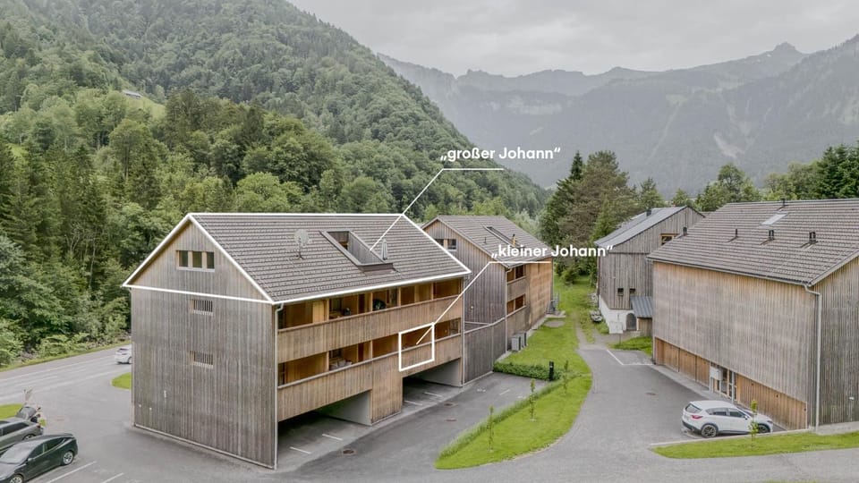 Off site, Location