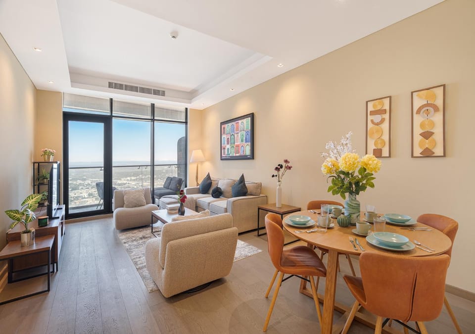 Living room, Seating area, Dining area