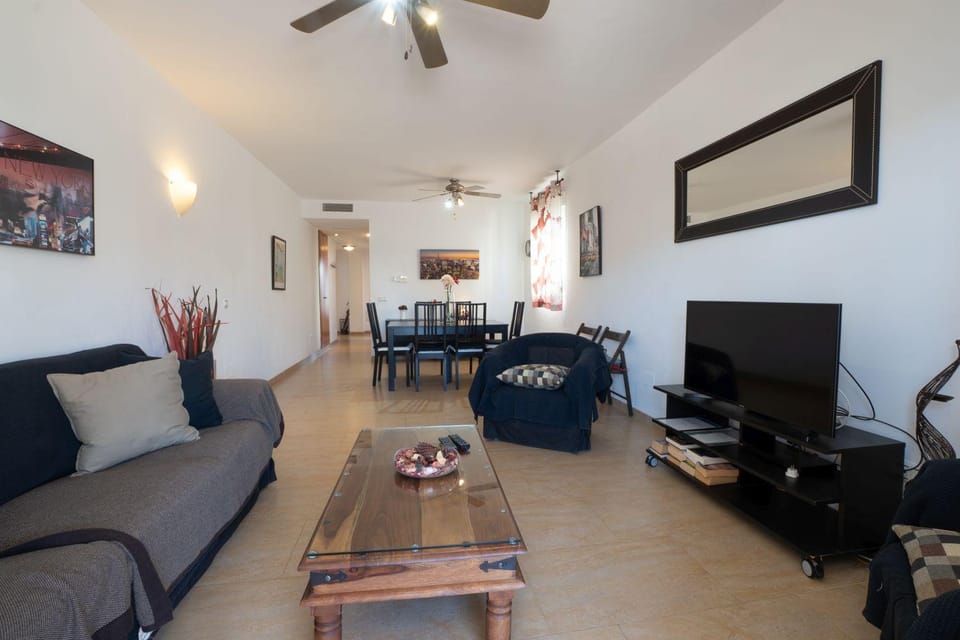 TV and multimedia, Lounge or bar, Seating area