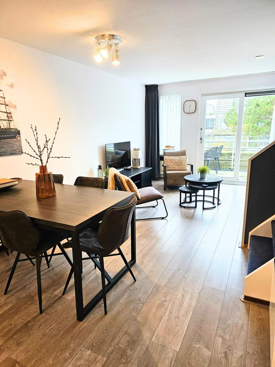 Living room, Food
