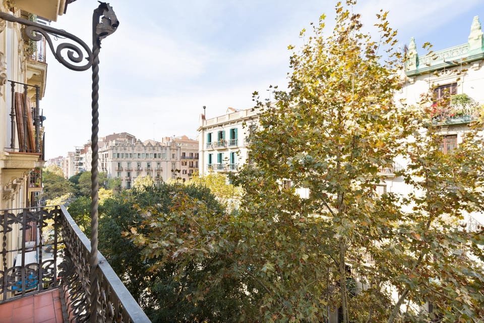 Balcony/Terrace, Street view