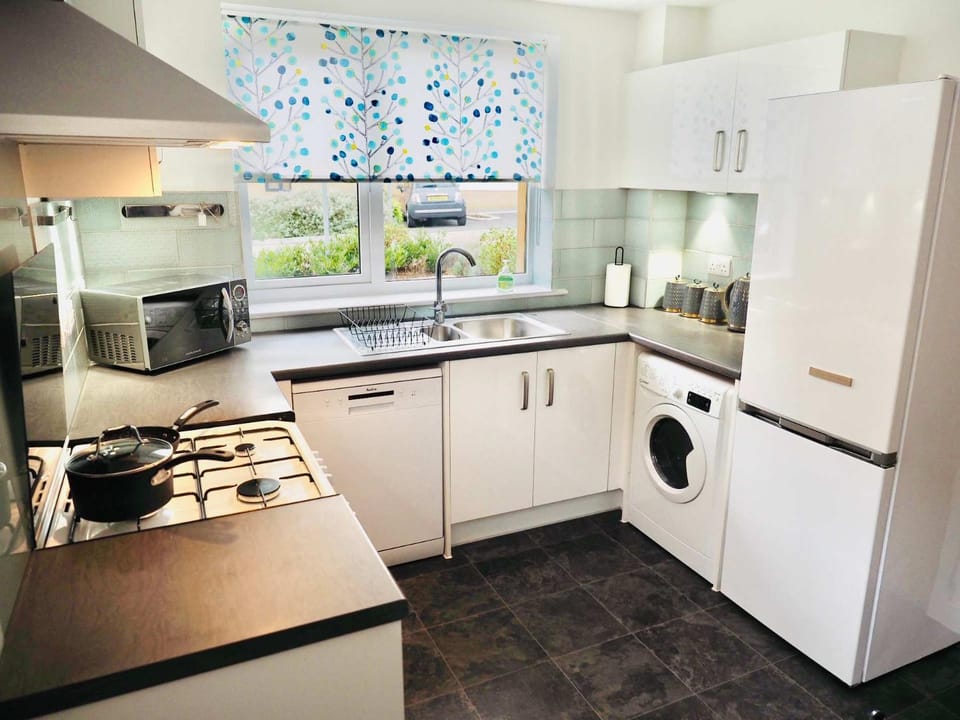 Modern & Stylish 3 Bedoom Home in Taunton House in Taunton