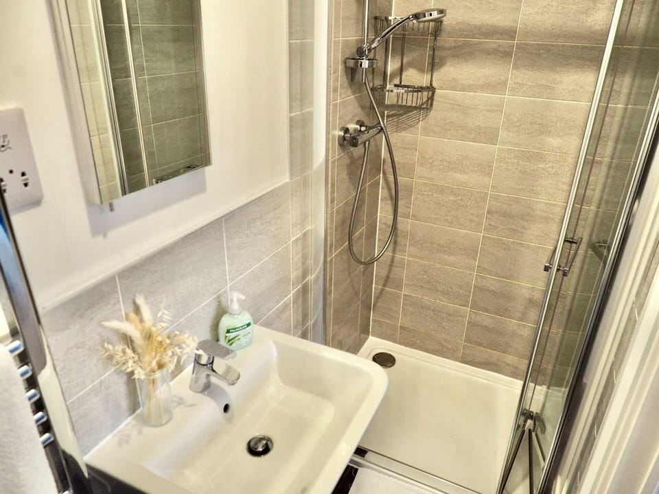 Modern & Stylish 3 Bedoom Home in Taunton House in Taunton