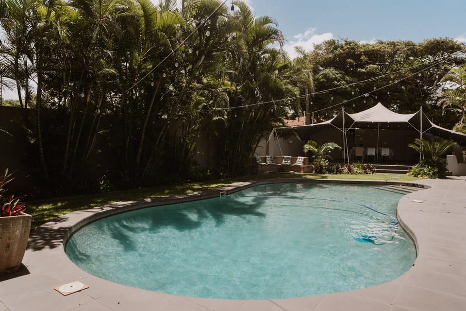 Day, Swimming pool